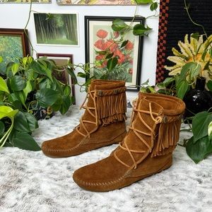 Minnetonka Moccasin Fringe Suede Boots